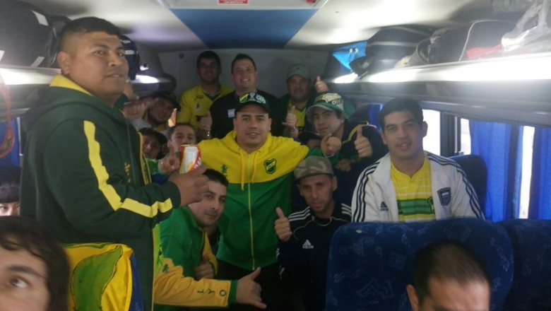Micros a Paraguay: los hinchas de Defensa organizan el viaje por la Libertadores