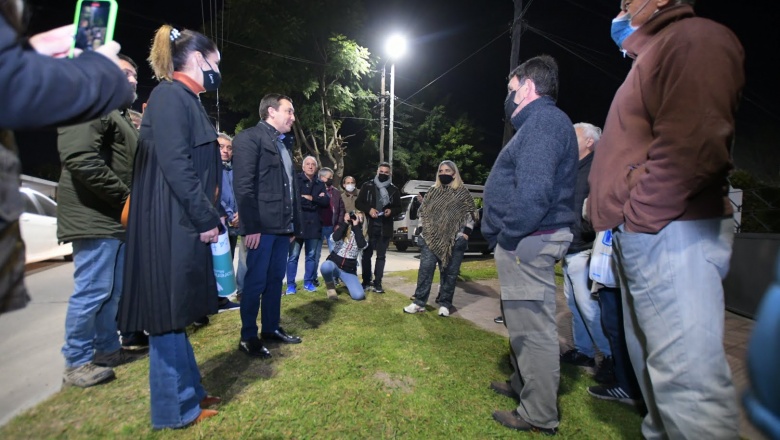 Recambio de luminarias en los barrios varelenses