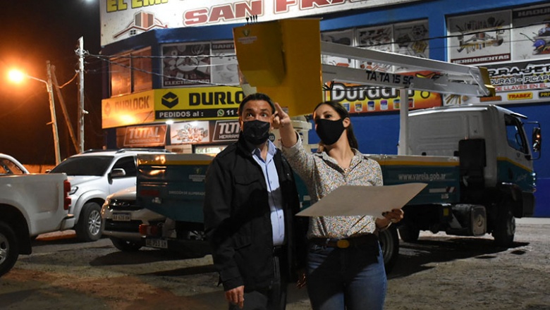 Watson supervisó renovación del parque lumínico en Ruta Nº53