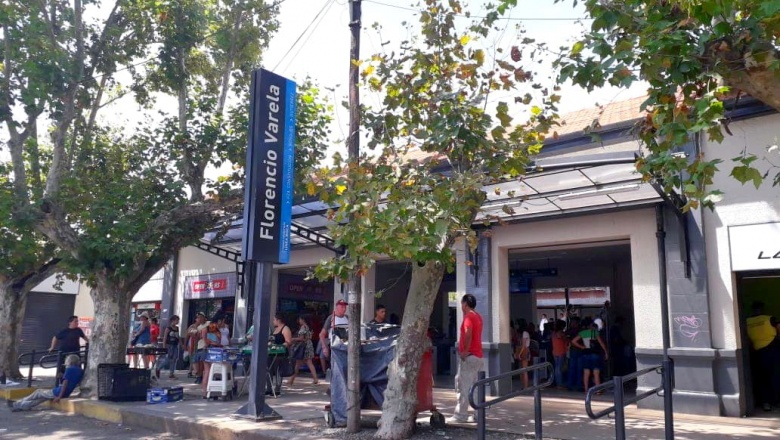 Centro de hisopado municipal en la Estación Varela