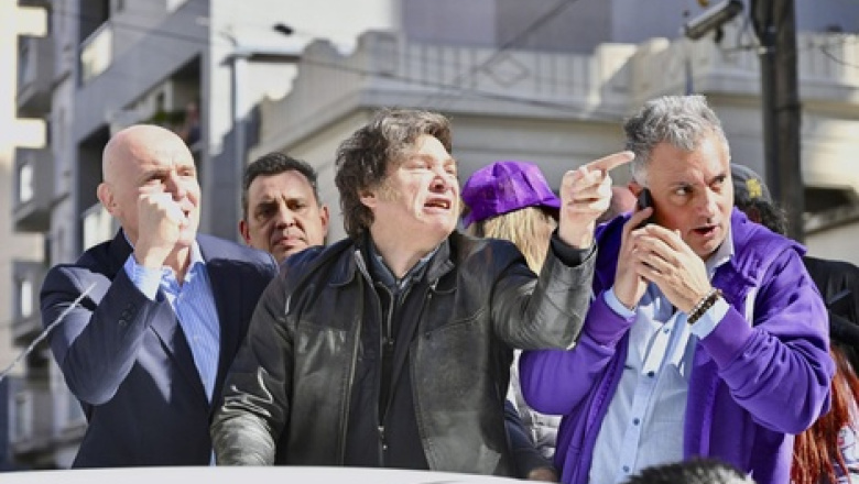 La camioneta que trasladó a Javier Milei por Lomas de Zamora tiene 213 multas que suman $41 millones