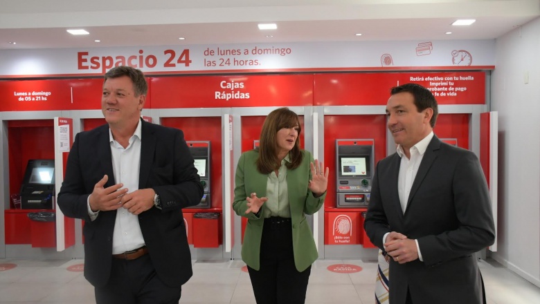 Importante sucursal bancaria reinauguró sus instalaciones en Florencio Varela