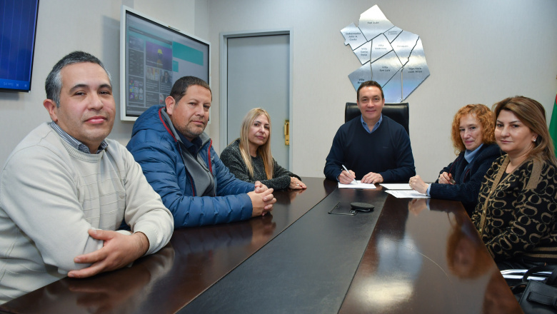 Watson formalizó la ampliación del Cementerio Municipal