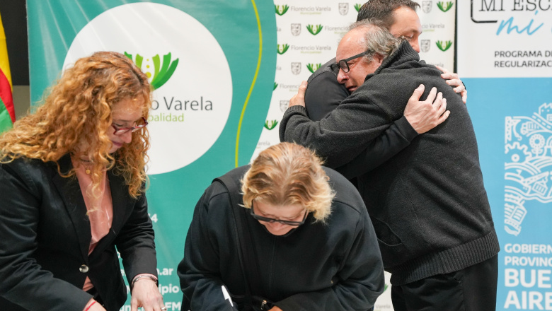 Watson firmó 50 escrituras de viviendas en Florencio Varela