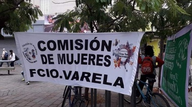 Paro de Mujeres, con actividad en la peatonal de Varela