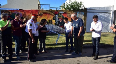 Homenaje a los bomberos varelenses a cinco años del incendio en Barracas