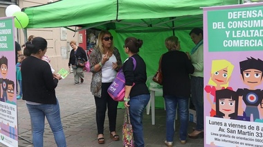 Le devolvieron 21 mil pesos a una vecina que firmó sin saber leer