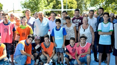 Se inauguró un playón deportivo para los vecinos de KM 26
