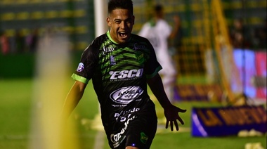 Defensa venció 3 a 2 a Banfield, se metió en la Libertadores y acecha a Racing