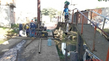 Varela y Quilmes, juntos para lograr un puente vehicular en el arroyo Las Piedras
