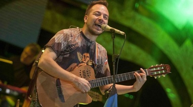 Bruno Arias, en concierto junto a la Orquesta Escuela de Florencio Varela
