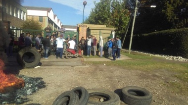 Despidos y paro de actividades en “UNIPLAST”