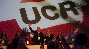 Insultos a Macri de los radicales en la Convención en Parque Norte