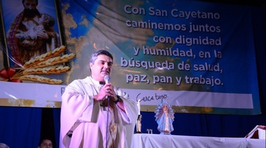 Largas filas, cánticos y pedidos de bendiciones por San Cayetano en Florencio Varela