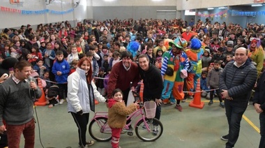 Watson recorrió los barrios en los festejos por el Día del Niño