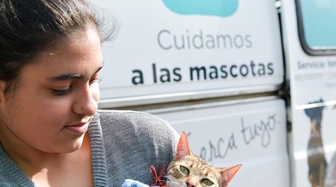 El móvil de servicio veterinario municipal realizó su primera atención