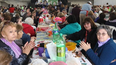 Los abuelos varelenses conmemoran el Día del Jubilado