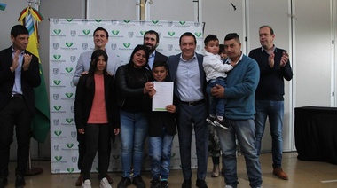Entrega de viviendas en el Complejo Habitacional “Las Margaritas”