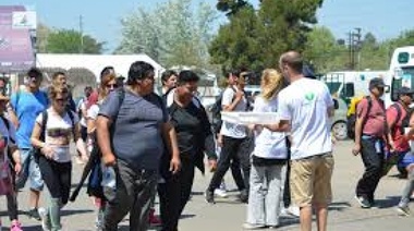 Posta sanitaria para caminantes varelenses en la peregrinación hacia Luján