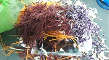 Intentó pasarle a su hijo preso un celular escondido en una ensalada