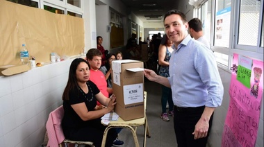 Andrés Watson ya emitió su voto