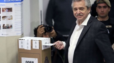 “Vamos a trabajar todos juntos, se terminaron el nosotros y el ellos”, sostuvo Alberto Fernández al emitir su voto