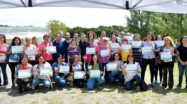 Egresaron alumnos de la Escuela Municipal de Jardinería