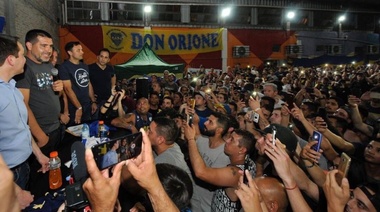 Riquelme visitó Varela en un acto en el barrio 9 de Julio