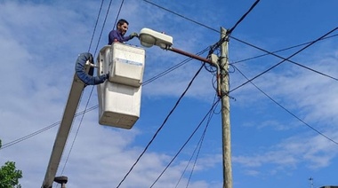 San Rudecindo y Bosques Centro: tareas de reparación de luminarias y de limpieza