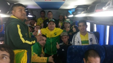 Micros a Paraguay: los hinchas de Defensa organizan el viaje por la Libertadores