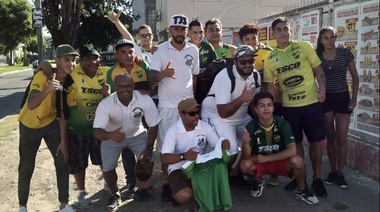 Defensa repudió el gesto racista de un hincha y Santos pide sanción