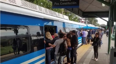 Transporte: a partir del jueves no se podrá viajar parado en colectivos y trenes