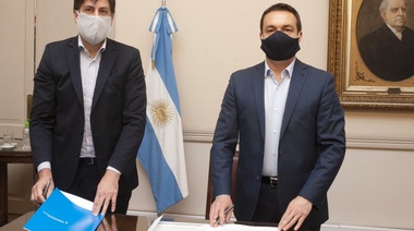 Andrés Watson firmó convenio con el Ministro de Educación de la Nación