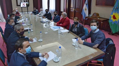 Kicillof se reunió con intendentes de la tercera sección electoral