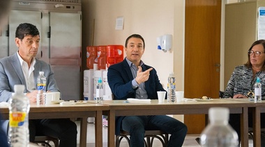 El Intendente Watson visitó el Instituto Biológico Argentino