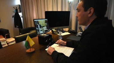 Watson firmó asistencia financiera con el gobernador Kicillof