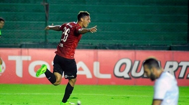 Mauro Molina, delantero varelense de Independiente, dio positivo de coronavirus