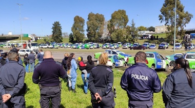 Pese al anuncio de mejoras salariales, la Policía Bonaerense realizó su protesta en el Cruce Varela
