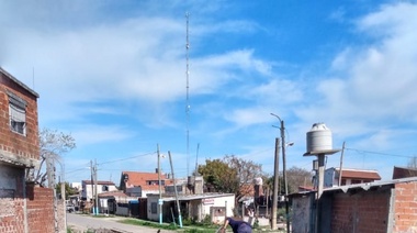 Tareas de higiene urbana y servicios públicos en distintos barrios