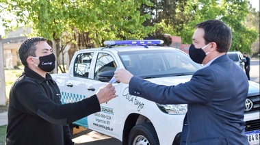 Watson adjudicó 12 nuevas camionetas a la Guardia Comunal