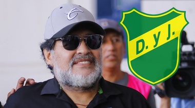 Maradona, eterno: Diego ayudó a hinchas de Defensa y Justicia en Santa Fe