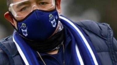 Maradona fue internado con un "bajón anímico" y anemia