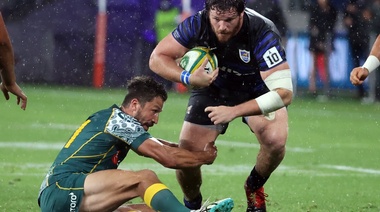 Los Pumas lucieron un parche con el número "10" en homenaje a Maradona