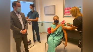 Hospital El Cruce: comenzó la vacunación por COVID-19 en Varela
