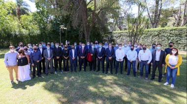 Watson participó de un encuentro del peronismo bonaerense en José C. Paz