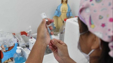 A partir de febrero comenzará la aplicación de la vacuna rusa en mayores de 60 años