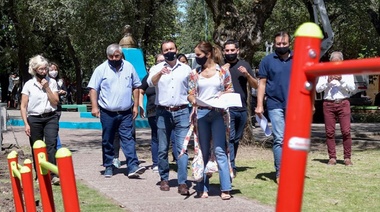 Km 26: Watson supervisó las tareas efectuadas en la plaza