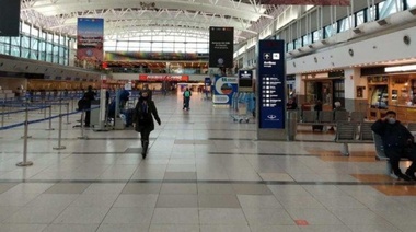 Alberto Fernández pidió a los argentinos que intenten evitar los viajes al exterior