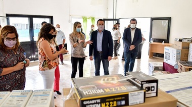 Entregaron equipamiento tecnológico para los Centros Integradores Comunitarios de Florencio Varela