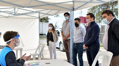 Watson y autoridades provinciales verificaron jornada de vacunación contra la Covid-19